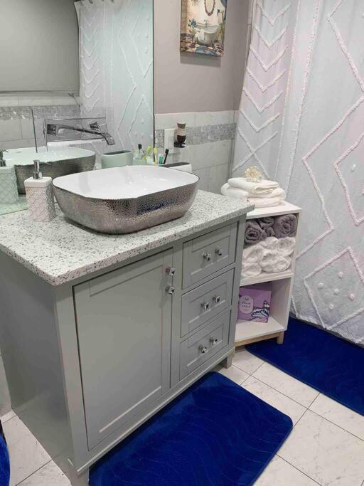 3 Bedroom Duplex W Large Backyard Appartamento New York